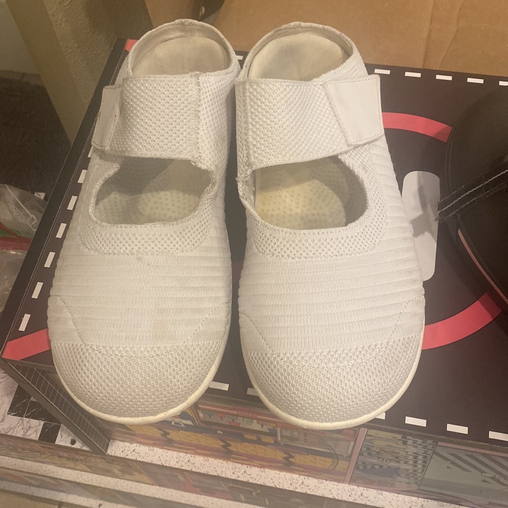 SPENCO- AFTER SURGERY SLIP ON SNEAKERS! All white & super comfy! - Picture 2 of 5